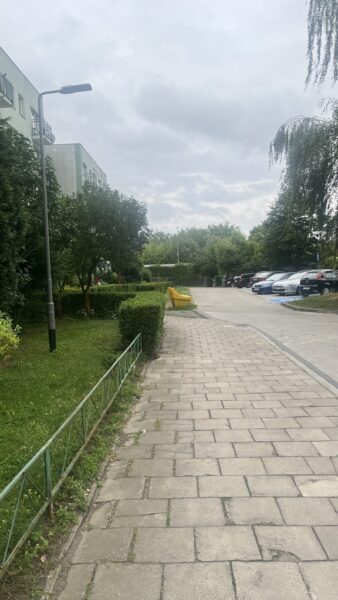 2 rozkładowe pokoje ,parter/4 okol. Książąt.