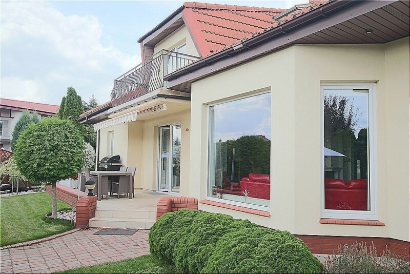 Mierzyn dom wolnostojący 285 m2 na działce 680 m2.