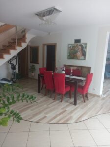 Mierzyn dom wolnostojący 285 m2 na działce 680 m2.