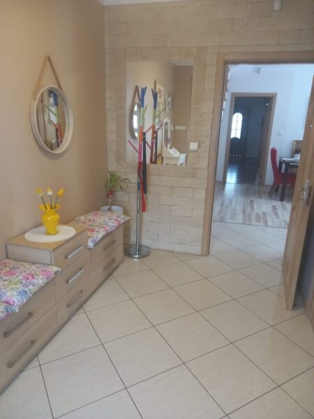 Mierzyn dom wolnostojący 285 m2 na działce 680 m2.