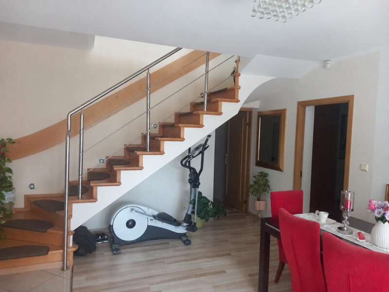 Mierzyn dom wolnostojący 285 m2 na działce 680 m2.