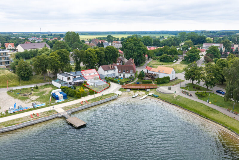 Dom przy promenadzie w Ińsku