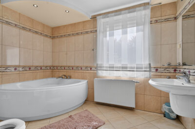 Mierzyn dom wolnostojący 285 m2 na działce 680 m2.