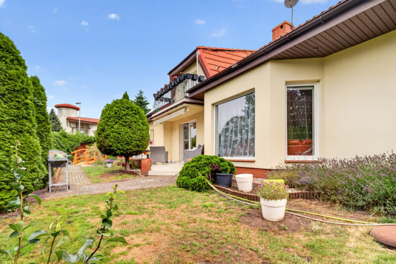 Mierzyn dom wolnostojący 285 m2 na działce 680 m2.