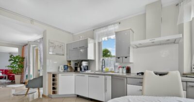 Mierzyn dom wolnostojący 285 m2 na działce 680 m2.