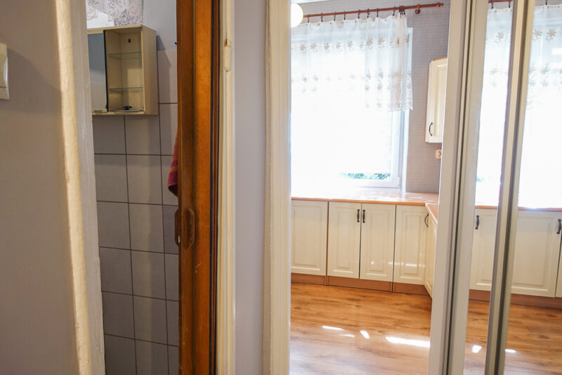 Pogodno, 2 pokoje, oddzielna kuchnia, parter