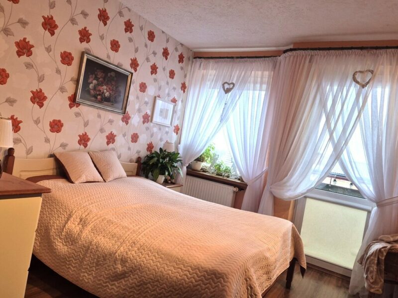 3 pokoje z balkonem z pięknym widokiem na panoramę