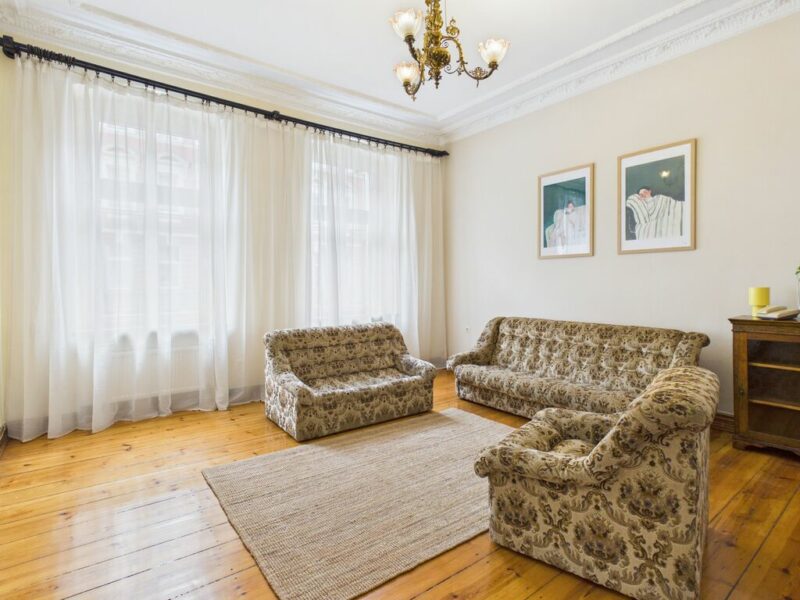101m2 ul. Łokietka, I piętro, odnowiona kamienica