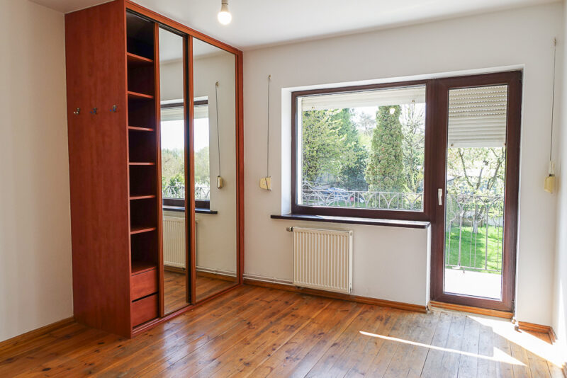 Pół bliźniaka, 2 garaże, basen, działka 613 m2,