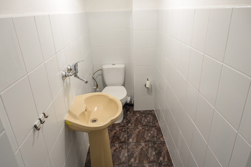 Pół bliźniaka, 2 garaże, basen, działka 613 m2,