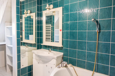 Pół bliźniaka, 2 garaże, basen, działka 613 m2,