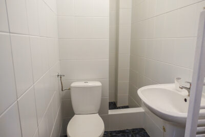 Pół bliźniaka, 2 garaże, basen, działka 613 m2,
