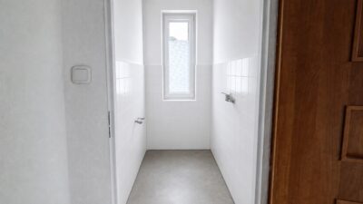 Dom z placem 2000m2 pod firmę