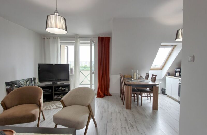 3 pokoje, balkon - oś. Majowe
