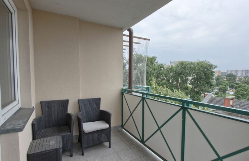 3 pokoje, balkon - oś. Majowe