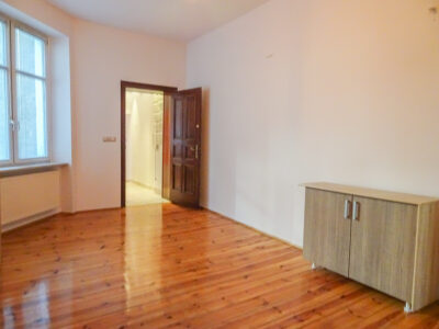 Centrum 4 pokojowe, 2 balkony, I p. 850000