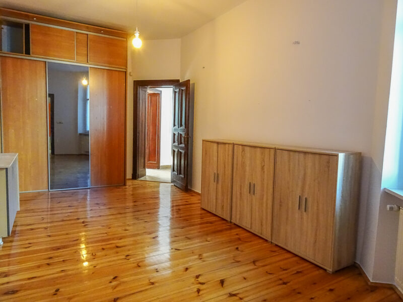 Centrum 4 pokojowe, 2 balkony 850000