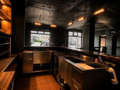 Lokal pod gastronomie lub usługi, parter.