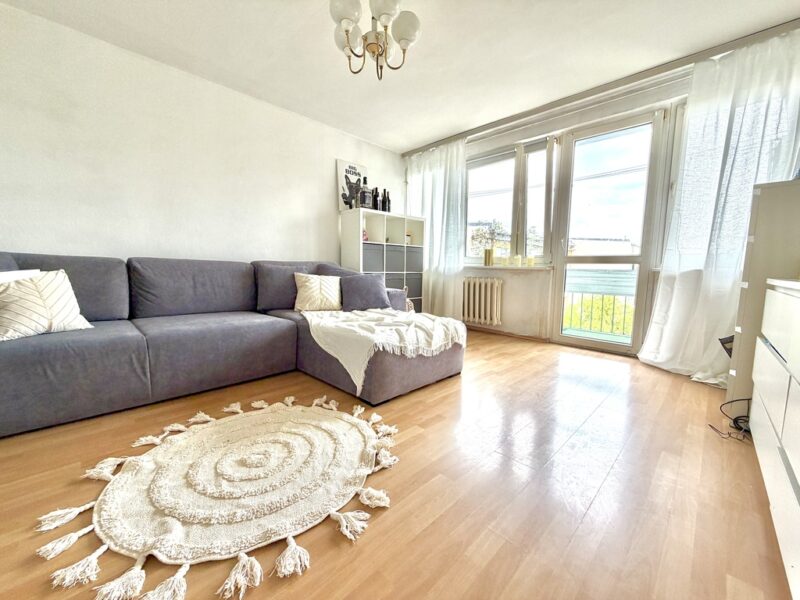Centrum, 2 pokoje, balkon, piwnica