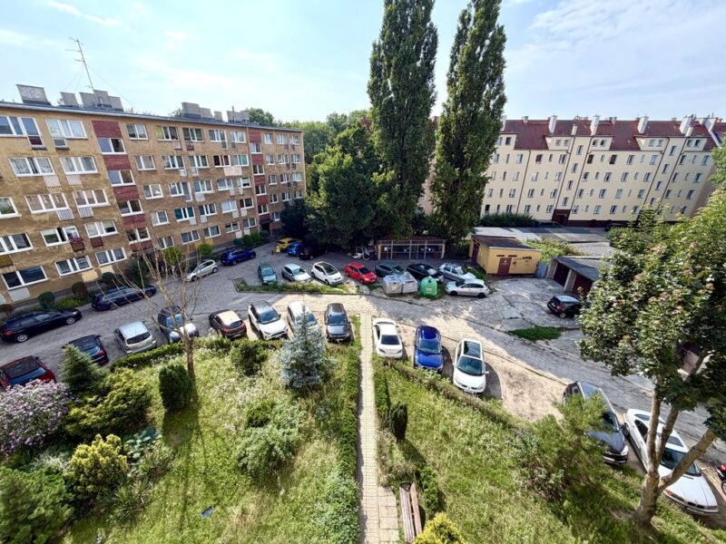 Centrum, 2 pokoje, balkon, piwnica