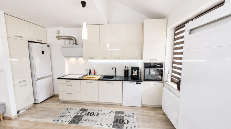 3-pokojowe+antresola, balkon, 2-stan.garaż, Bukowo