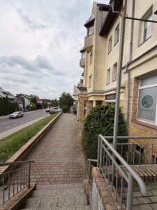 Lokal usługowy z wejściem z ulicy | Koralowa
