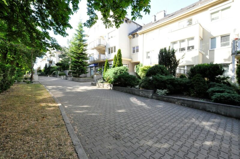 Na wynajem przestronne 3 pok. z garażem-Pogodno.