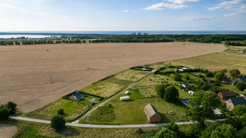 Działka 852 m² w Radawce – MPZP, 2 km od morza, dom lub pensjonat