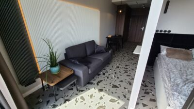 Kawalerka w Hanza Tower, balkon, basen