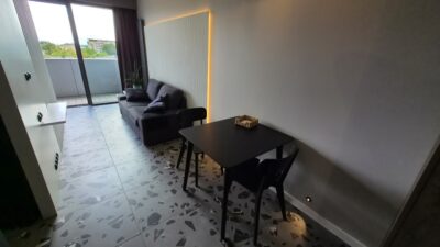 Kawalerka w Hanza Tower, balkon, basen