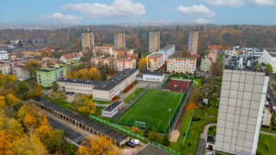 Stylowe kawalerka z osobną kuchnią.