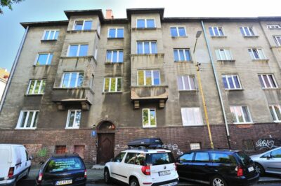 Ładna kawalerka z aneksem jadalnianym