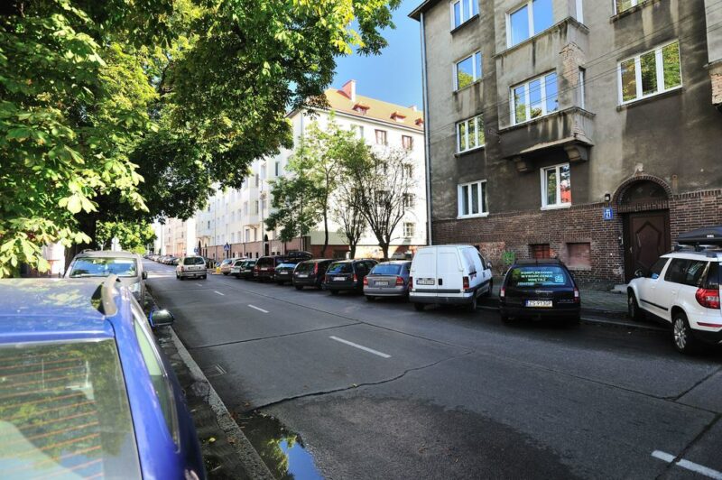 Ładna kawalerka z aneksem jadalnianym