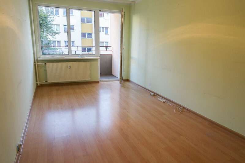 Śródmieście 2 pokoje, widna kuchnia, balkon