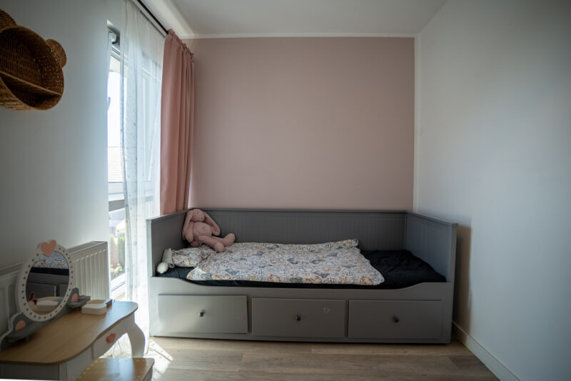 Ustowo 4 pokoje z ogródkiem tarasem w willi