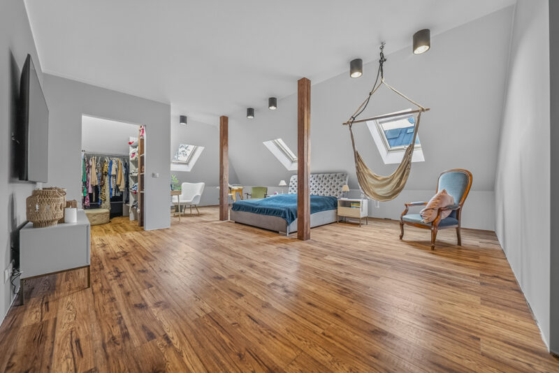 Tanowo wolnostojący dom 263m2 6 pokoi dz. 947m2