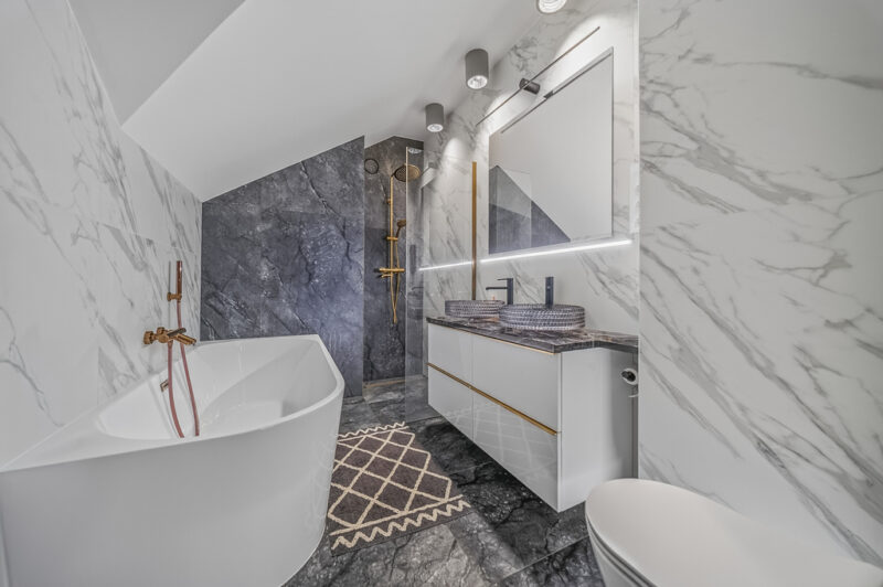 Tanowo wolnostojący dom 263m2 6 pokoi dz. 947m2