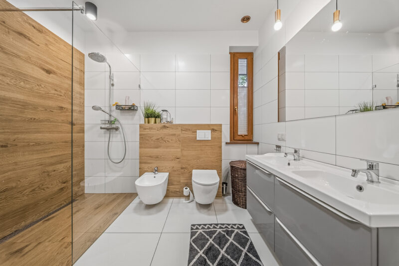 Tanowo wolnostojący dom 263m2 6 pokoi dz. 947m2