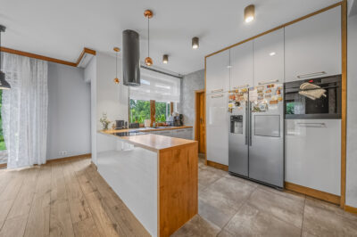 Tanowo wolnostojący dom 263m2 6 pokoi dz. 947m2