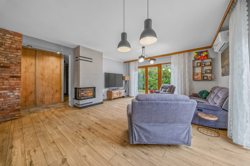 Tanowo wolnostojący dom 263m2 6 pokoi dz. 947m2
