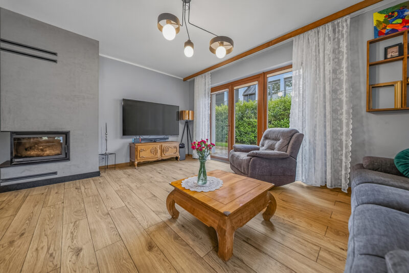 Tanowo wolnostojący dom 263m2 6 pokoi dz. 947m2