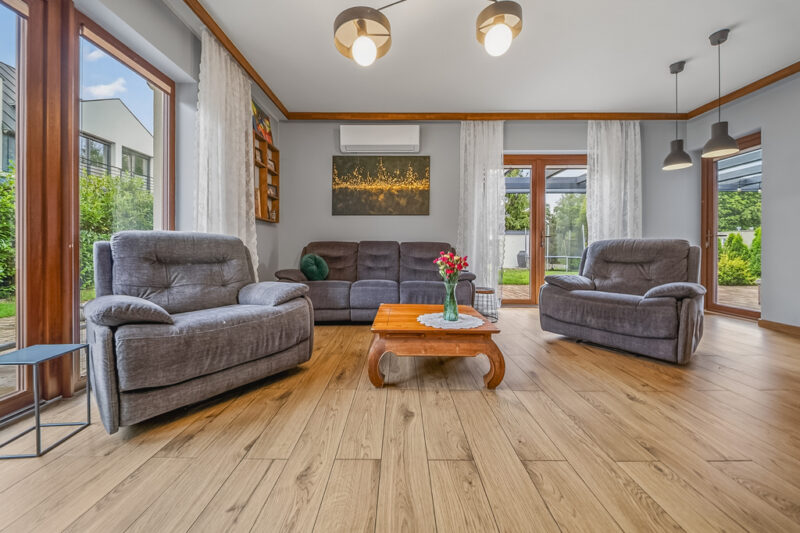 Tanowo wolnostojący dom 263m2 6 pokoi dz. 947m2
