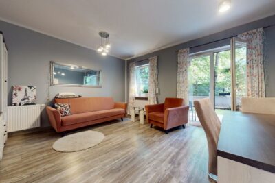 Apartament z ogródkiem i parkingiem os. Poziomkowe