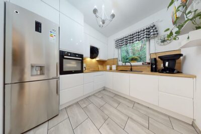 Apartament z ogródkiem i parkingiem os. Poziomkowe