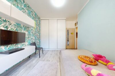 Apartament z ogródkiem i parkingiem os. Poziomkowe