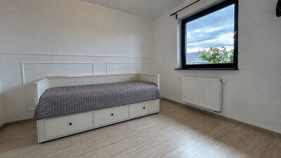 DOM W ZABUDOWIE BLIŹNIACZEJ | 87,27 m² | 559 m²