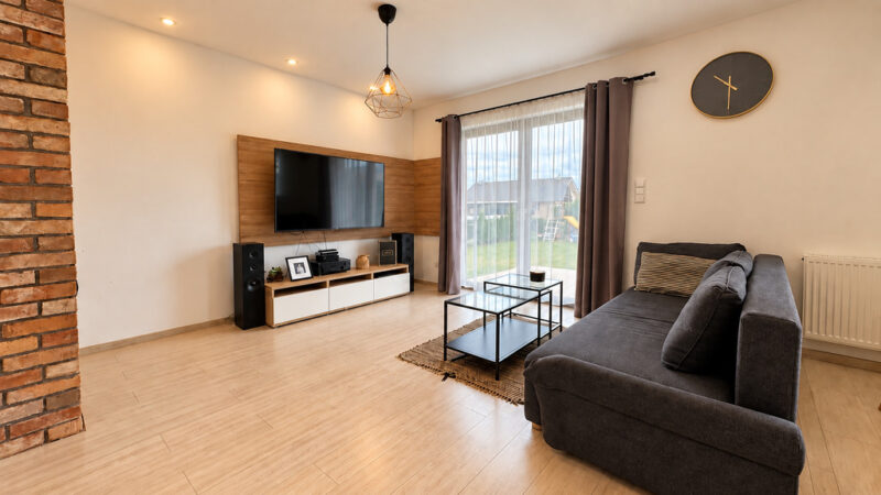 DOM W ZABUDOWIE BLIŹNIACZEJ | 87,27 m² | 559 m²