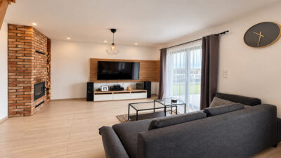 DOM W ZABUDOWIE BLIŹNIACZEJ | 87,27 m² | 559 m²
