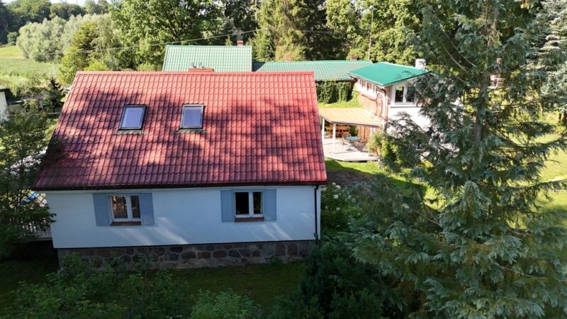 Urokliwy dom z widokiem na jezioro