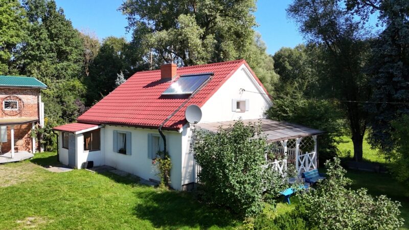 Urokliwy dom z widokiem na jezioro